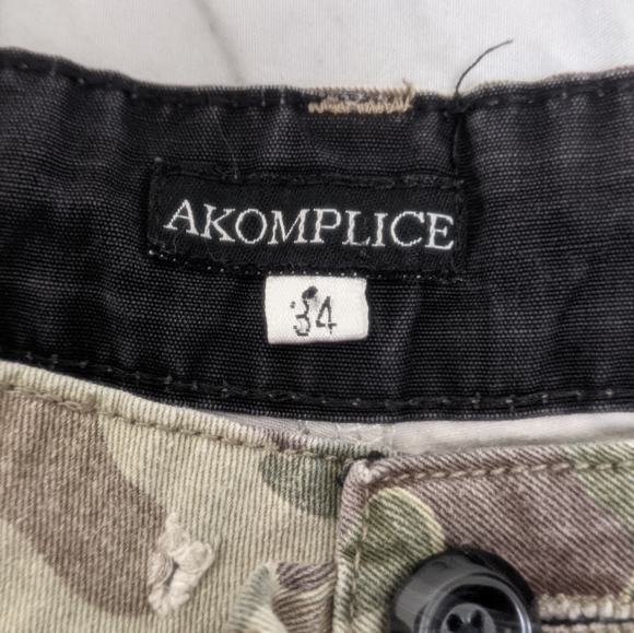 Akomplice Camo shorts - Picture 3 of 3